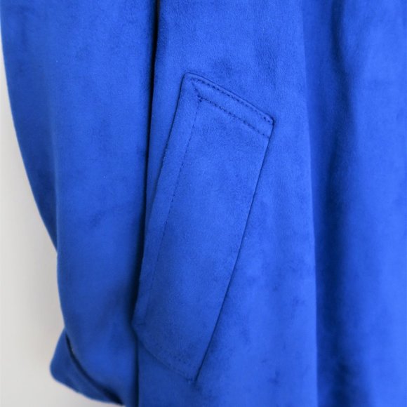 Blue faux suede material AMARYLLIS medium trench coat with matching belt - Picture 6 of 11